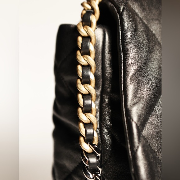 Chanel 19 Maxi Black Quilted Goatskin tritone chain